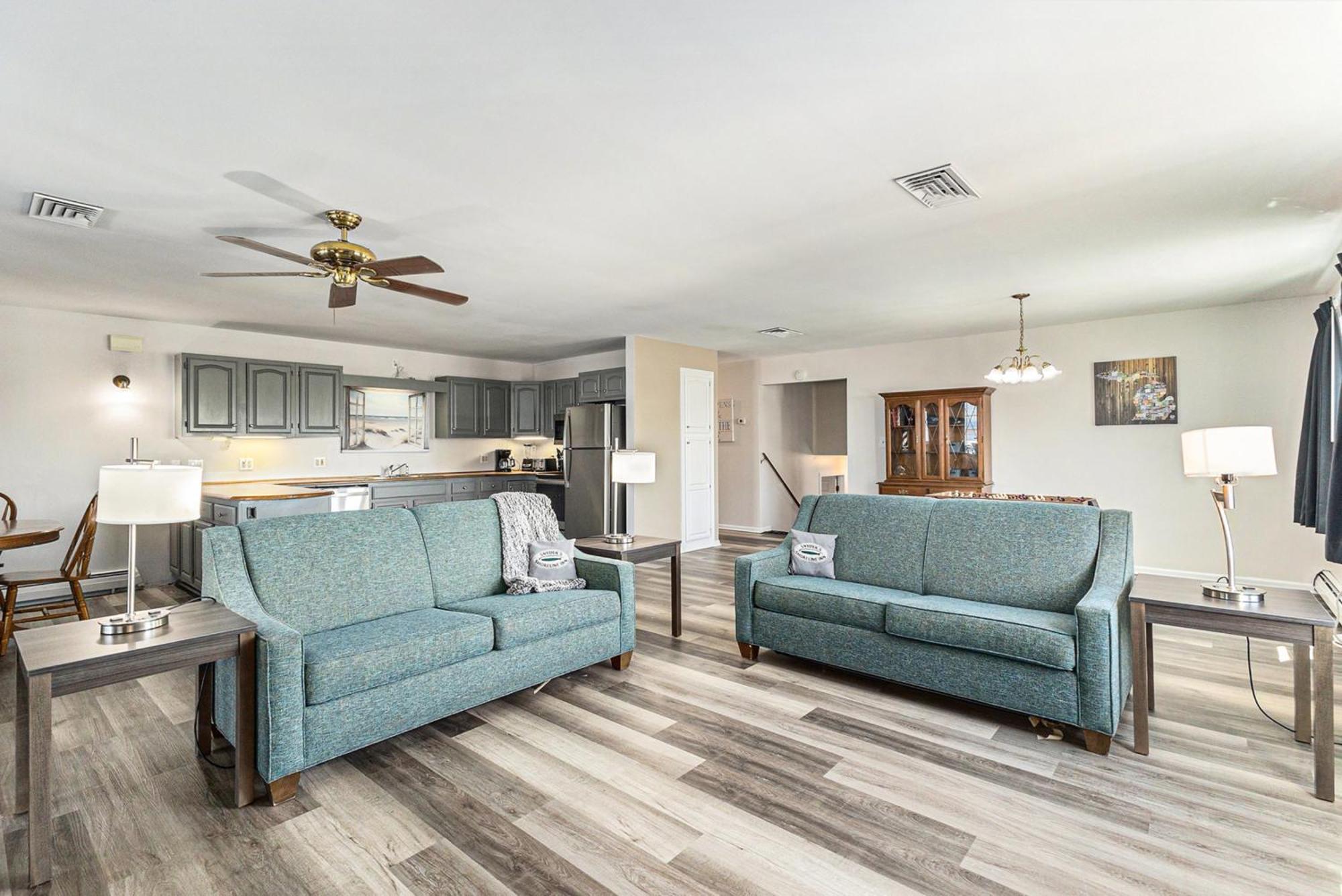 Snyders Shoreline Inn Ludington Bagian luar foto